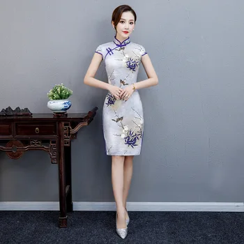 Cotton Print Vintage Ladies Chinese Traditional Slim Qipao Classic Mandarin Collar Stage Show Elegant Short Cheongsam Plus Size
Cotton Print Vintage Ladies Chinese Traditional Slim Qipao Classic Mandarin Collar Stage Show Elegant Short Cheongsam Plus Size