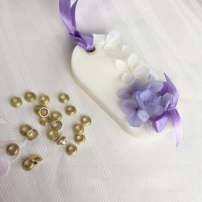 Aroma wax tablets DIY materials Metal hole Rope buckle with gold and silver color 20pcs/lot
Aroma wax tablets DIY materials Metal hole Rope buckle with gold and silver color 20pcs/lot
