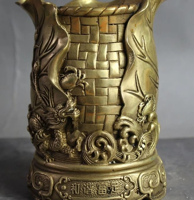 6"Marked Chinese pure brass Fengshui Dragon Lotus crab brush pot pencil vase jar
6"Marked Chinese pure brass Fengshui Dragon Lotus crab brush pot pencil vase jar