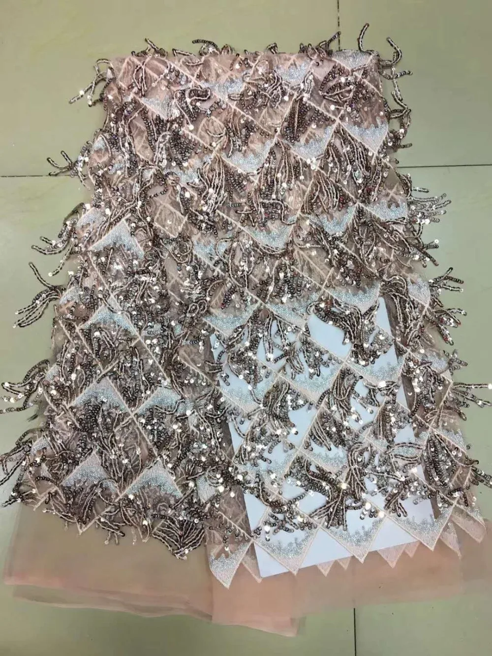 French Net Lace Fabric embroidery mesh fabric J-52817 with sequins
French Net Lace Fabric embroidery mesh fabric J-52817 with sequins