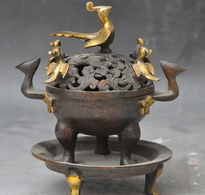 6"mark chinese pure bronze gilt Phoenix bird Flower statue incense burner Censer
6"mark chinese pure bronze gilt Phoenix bird Flower statue incense burner Censer