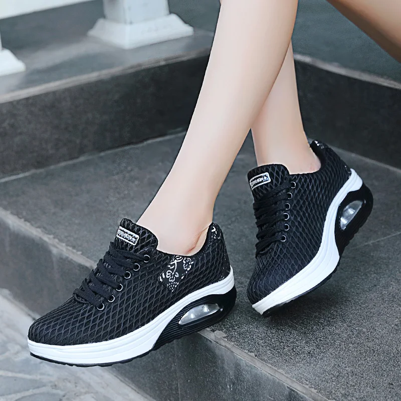 2019 New Women Outdoor Walking Shoes Breathable Sneakers Women Super Llight Weight Athletic Shoes Sport Shoes Plus Size 41
2019 New Women Outdoor Walking Shoes Breathable Sneakers Women Super Llight Weight Athletic Shoes Sport Shoes Plus Size 41