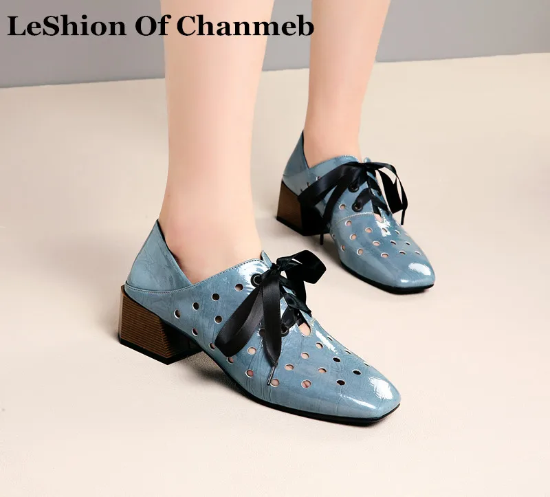 Top Quality Real Leather Loafers Women's Low Heels Hollow Out Breathable Spring Summer Dress Shoes Ladies Lace up Bowtie Shoes
Top Quality Real Leather Loafers Women's Low Heels Hollow Out Breathable Spring Summer Dress Shoes Ladies Lace up Bowtie Shoes