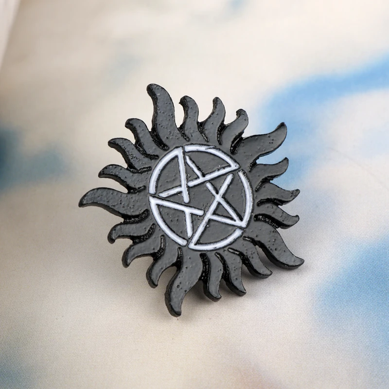 Supernatural Devil's Trap Pentagram Brooch Enamel Pin Movie Jewelry badge Brooches Women Men Lapel Pin Fashion Accessories
Supernatural Devil's Trap Pentagram Brooch Enamel Pin Movie Jewelry badge Brooches Women Men Lapel Pin Fashion Accessories