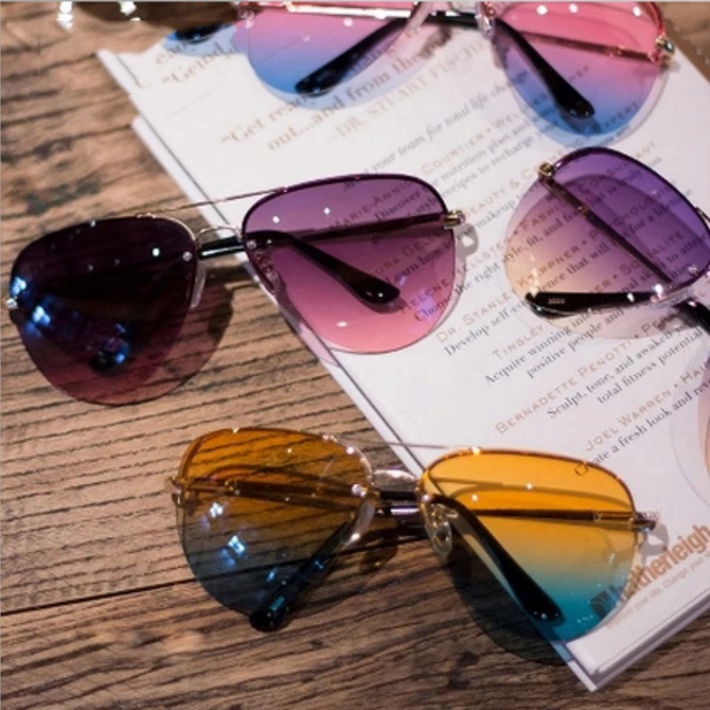 New Fashion 2018 Oculos De Sol Retro Multicolor gradient Women Rimless Sunglasses Mirrored Pilot Women Sun glasses For Men Cool 
New Fashion 2018 Oculos De Sol Retro Multicolor gradient Women Rimless Sunglasses Mirrored Pilot Women Sun glasses For Men Cool