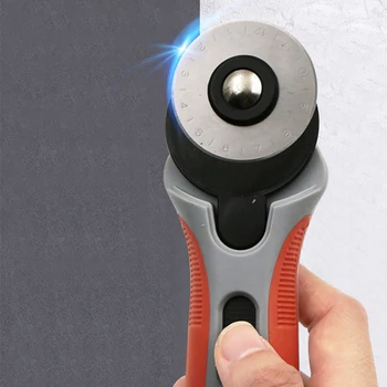 1pcs 45mm Patchwork Roller Wheel Round Knife Tailor Rotary Cutter Sewing Leather Craft Tool with Blades
1pcs 45mm Patchwork Roller Wheel Round Knife Tailor Rotary Cutter Sewing Leather Craft Tool with Blades