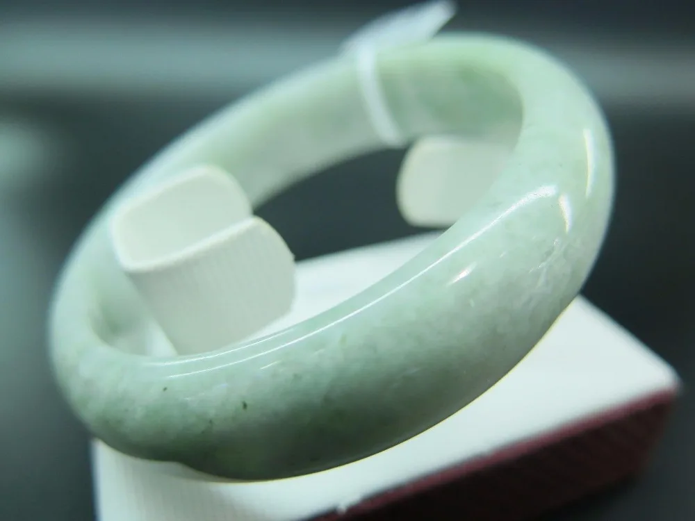 free shipping 1131 Offer Certified Natural A Grade Jade/Jadeite Bangle/Inner Diameter
free shipping 1131 Offer Certified Natural A Grade Jade/Jadeite Bangle/Inner Diameter