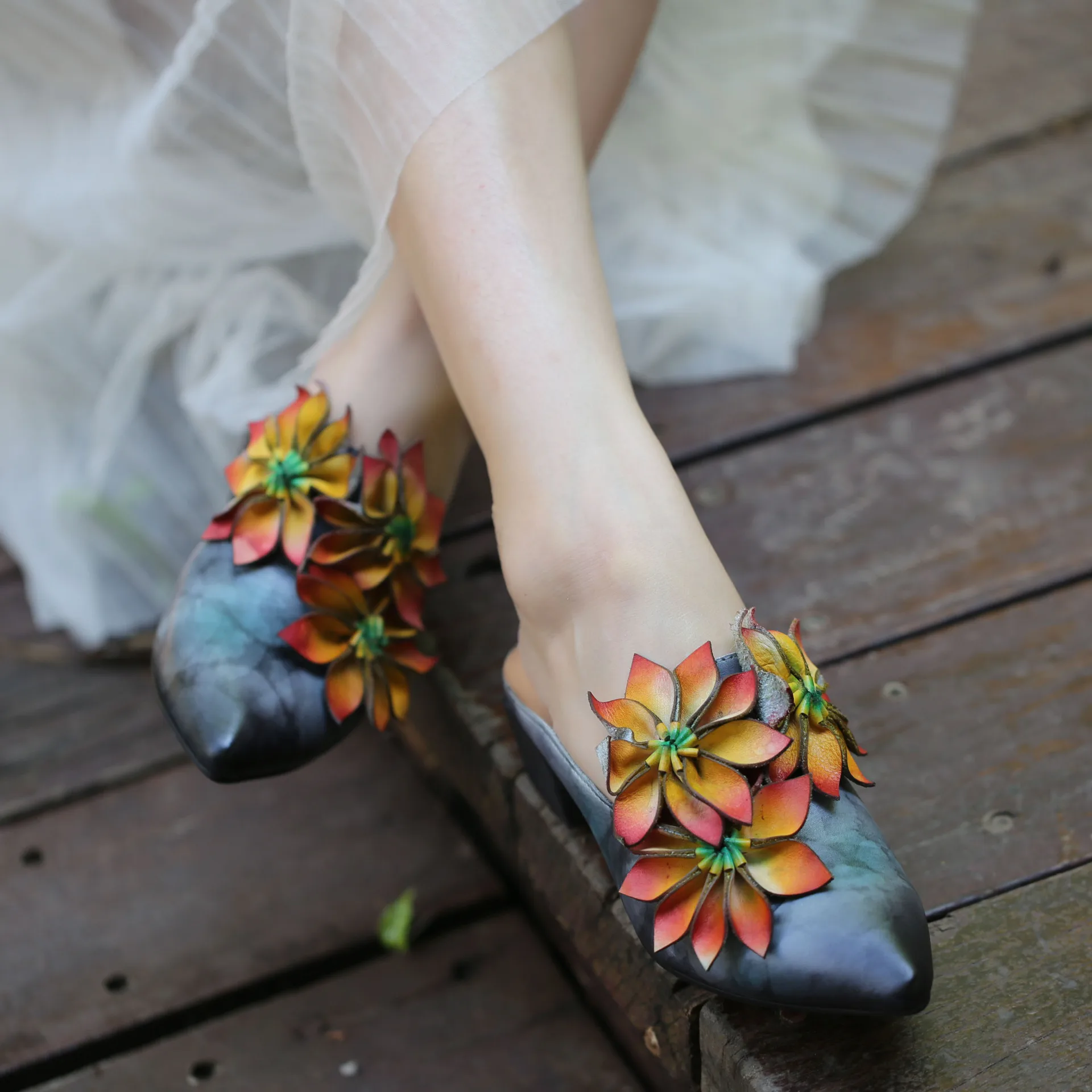 2019 summer pointed woman slippers vintage handmade flowers summer casual sandals slippers thick heel Actmdall
2019 summer pointed woman slippers vintage handmade flowers summer casual sandals slippers thick heel Actmdall