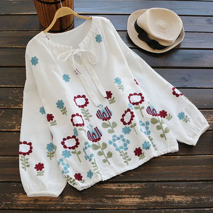 Literature White Shirts Female Bowknot Round Neck Loose Top Fashion Flower Embroidery Womens Blouses Cotton Linen Long Sleeved
Literature White Shirts Female Bowknot Round Neck Loose Top Fashion Flower Embroidery Womens Blouses Cotton Linen Long Sleeved