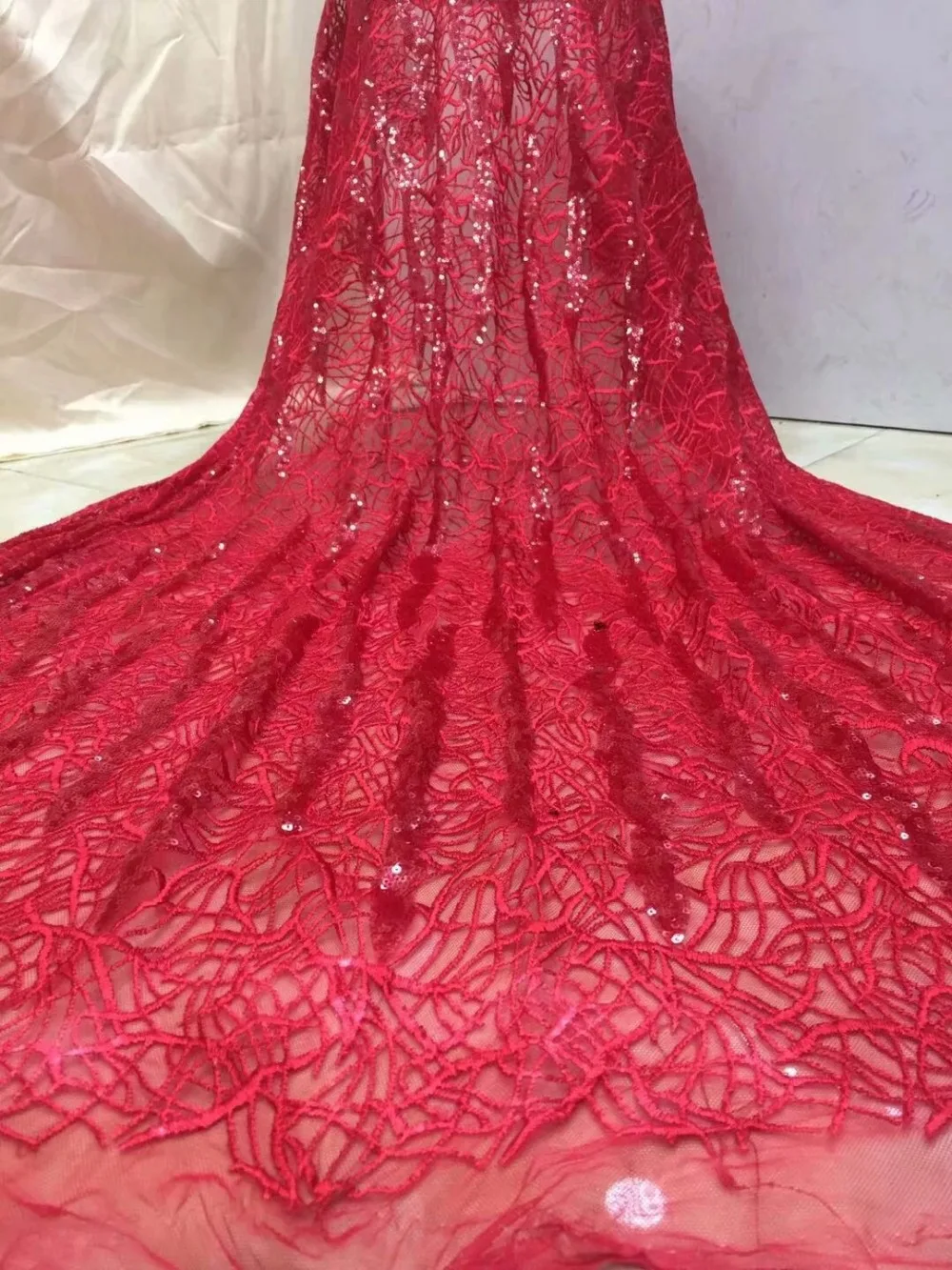 New French lace fabric, African embroidered tulle, ribbon sequins, 2018 quality sewing materials, Nigerian lace.
New French lace fabric, African embroidered tulle, ribbon sequins, 2018 quality sewing materials, Nigerian lace.