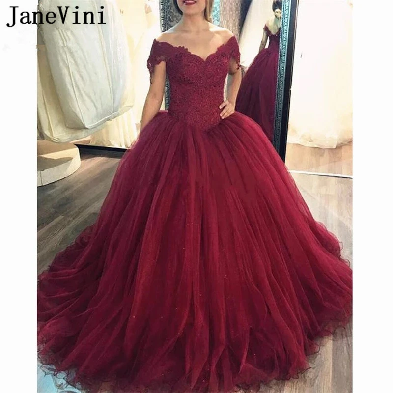 JaneVini Vintage Ball Gown Burgundy Quinceanera Dresses V Neck Lace Appliques Beaded Girls Floor Length Pageant Sweet 16 Dresses
JaneVini Vintage Ball Gown Burgundy Quinceanera Dresses V Neck Lace Appliques Beaded Girls Floor Length Pageant Sweet 16 Dresses