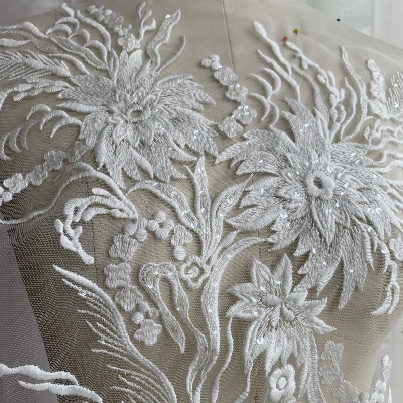 Cotton thread embroidery wedding dress lace applique sew-on 1 Piece Ivory embroidered patches for clothes 2019 NEW!
Cotton thread embroidery wedding dress lace applique sew-on 1 Piece Ivory embroidered patches for clothes 2019 NEW!