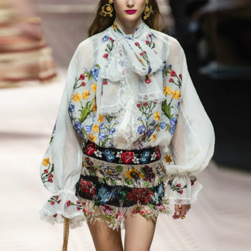 New Runway Women Blouse Luxury Embroidery Florals 2019 Summer Sexy Perspective Shirt Long Sleeves Bow Collar Lace Patchwork Tops
New Runway Women Blouse Luxury Embroidery Florals 2019 Summer Sexy Perspective Shirt Long Sleeves Bow Collar Lace Patchwork Tops