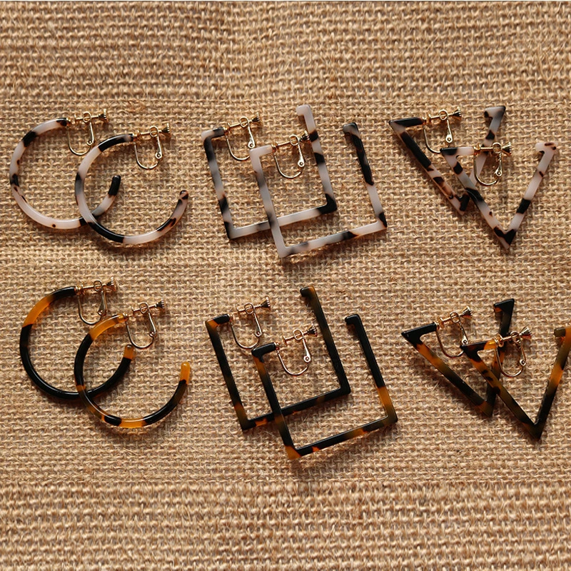 UJBOX Exclusive Sexy Leopard Tortoise Acetate Clip Earrings Geometry Round Triangular Acetic Acid Earrings E011
UJBOX Exclusive Sexy Leopard Tortoise Acetate Clip Earrings Geometry Round Triangular Acetic Acid Earrings E011