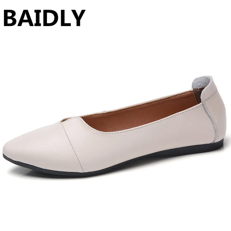 BAIDLY 2019 Spring Women Ballet Flats Leather Nurse Shoes Women Slip on Flat Female Loafers Ladies Shoes
BAIDLY 2019 Spring Women Ballet Flats Leather Nurse Shoes Women Slip on Flat Female Loafers Ladies Shoes
