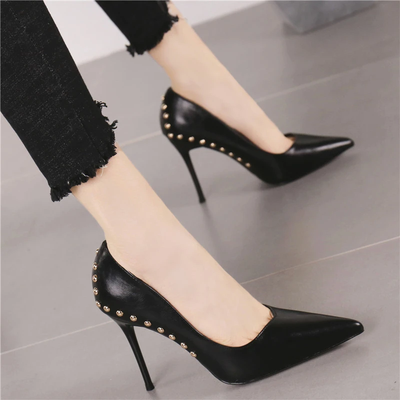Rivet Pointed Stiletto High Heels Europe And America Fashion Wild Sexy Black Single Shoes Elegant Dress Banquet Womens Shoes
Rivet Pointed Stiletto High Heels Europe And America Fashion Wild Sexy Black Single Shoes Elegant Dress Banquet Womens Shoes