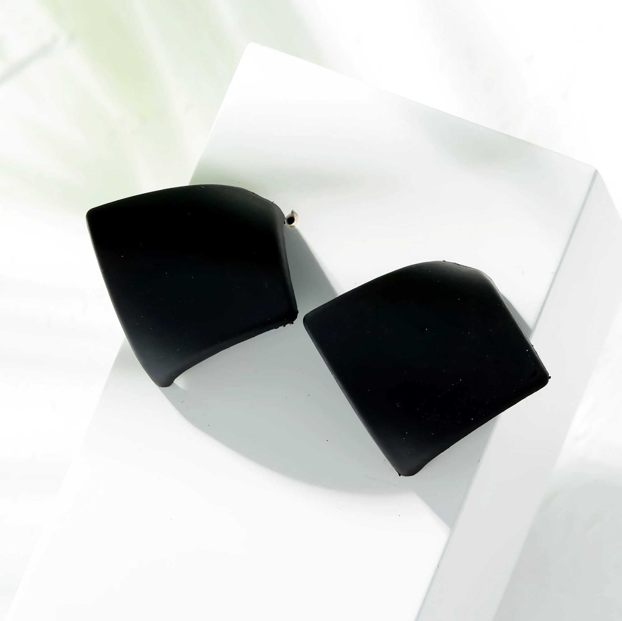 Korean Fashion Candy Color Geometric Curved Square Earrings for Women Macarons Acrylic Cute Small Earrings Jewelry Earing Gifts
Korean Fashion Candy Color Geometric Curved Square Earrings for Women Macarons Acrylic Cute Small Earrings Jewelry Earing Gifts