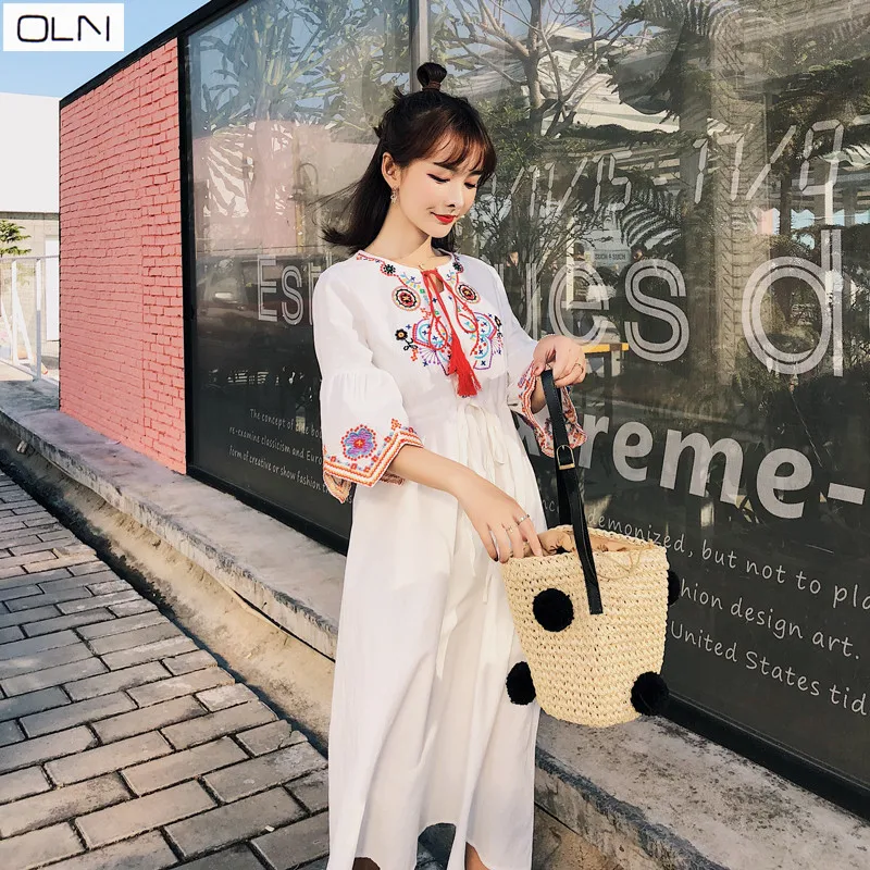 2019 spring new Thai white cotton and linen embroidered holiday slim retro large size dress
2019 spring new Thai white cotton and linen embroidered holiday slim retro large size dress