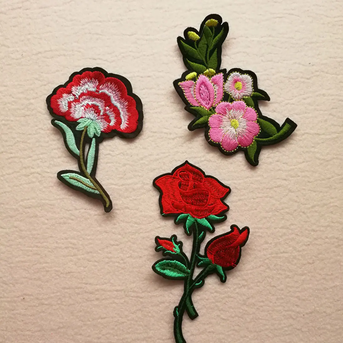 Cool Embroidery Patches For Clothing 1Pcs Mulity Red Flowers Iron On Patches Punk Motif Applique Accessory Clothes Stickers
Cool Embroidery Patches For Clothing 1Pcs Mulity Red Flowers Iron On Patches Punk Motif Applique Accessory Clothes Stickers