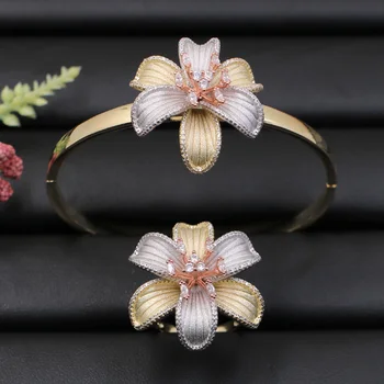 Lanyika Jewelry Set Dubai Big Blooming Flower Bangle with Ring for Engagement Wedding Micro Paved Popular Luxury Best Gifts
Lanyika Jewelry Set Dubai Big Blooming Flower Bangle with Ring for Engagement Wedding Micro Paved Popular Luxury Best Gifts