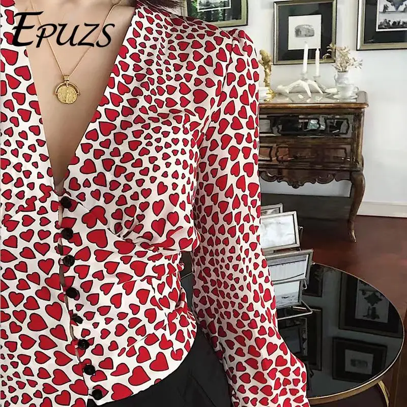 Long sleeve crop top womens tops and blouses heart print tunic buttons women shirts Korean fashion clothing vintage streetwear
Long sleeve crop top womens tops and blouses heart print tunic buttons women shirts Korean fashion clothing vintage streetwear