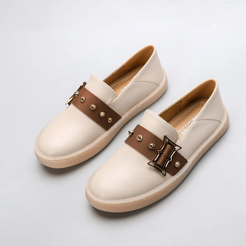 AARDIMI Women Genuine Leather Shoes Solid Cow Leather Chaussure Femme Rivet Casual Slip-On Zapatos Mujer Women Moccasins
AARDIMI Women Genuine Leather Shoes Solid Cow Leather Chaussure Femme Rivet Casual Slip-On Zapatos Mujer Women Moccasins