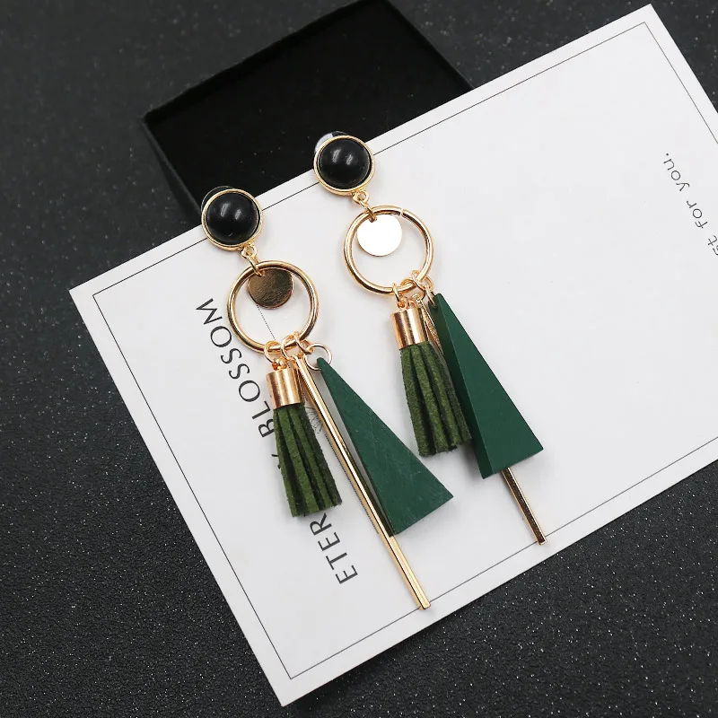European and American fashion geometric leaves temperament women's ear nail party long earrings travel decorations
European and American fashion geometric leaves temperament women's ear nail party long earrings travel decorations