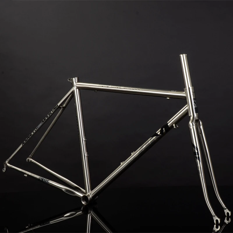 REBORN AM CR5200 Reynolds 520 Steel Retro Road Frome and fork, Frame 1900g 46cm 49cm 52cm
REBORN AM CR5200 Reynolds 520 Steel Retro Road Frome and fork, Frame 1900g 46cm 49cm 52cm