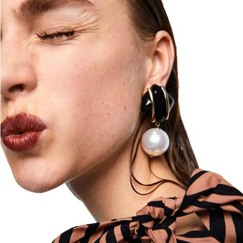 Best lady Hot Simulated Pearl Drop Dangle Earrings For Women Elegant Wedding Party Fashion Pendant Earring Charm Trendy Jewelry
Best lady Hot Simulated Pearl Drop Dangle Earrings For Women Elegant Wedding Party Fashion Pendant Earring Charm Trendy Jewelry