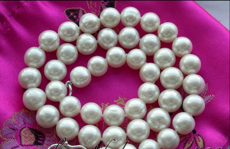 FREE SHIPPING ****** (Z3010) 17" 10mm round white freshwater pearl necklace 925silver
FREE SHIPPING ****** (Z3010) 17" 10mm round white freshwater pearl necklace 925silver