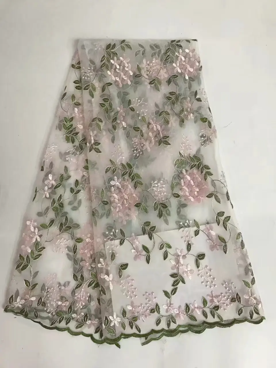 Newcoming french lace fabric high quality embroidered net tulle lace fabric newest fashion style for women dress rfm242
Newcoming french lace fabric high quality embroidered net tulle lace fabric newest fashion style for women dress rfm242