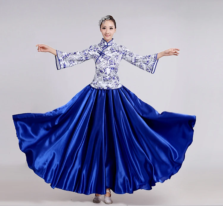 (0180) Chinese folk dance blue/white porcelain choral costume guzheng erhu performance costumes/clothing classical cheongsam
(0180) Chinese folk dance blue/white porcelain choral costume guzheng erhu performance costumes/clothing classical cheongsam