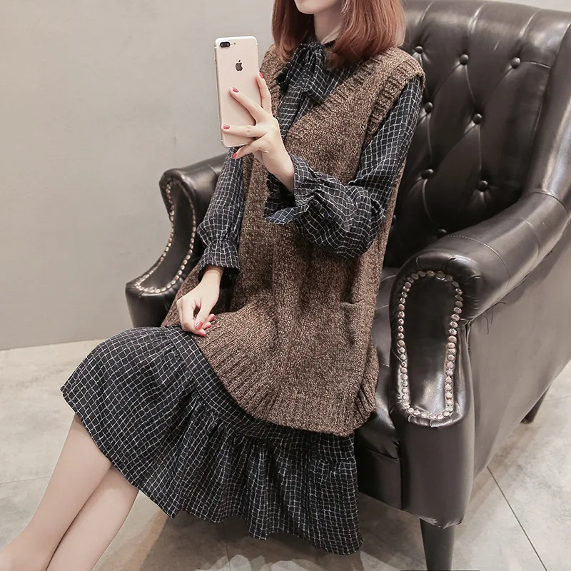 2019 Spring Fashion Large 2 Piece Sets Womens Outfits Plaid Long Sleeve Dress and V-Neck Knitted Vest Knee Length Dress Suit
2019 Spring Fashion Large 2 Piece Sets Womens Outfits Plaid Long Sleeve Dress and V-Neck Knitted Vest Knee Length Dress Suit