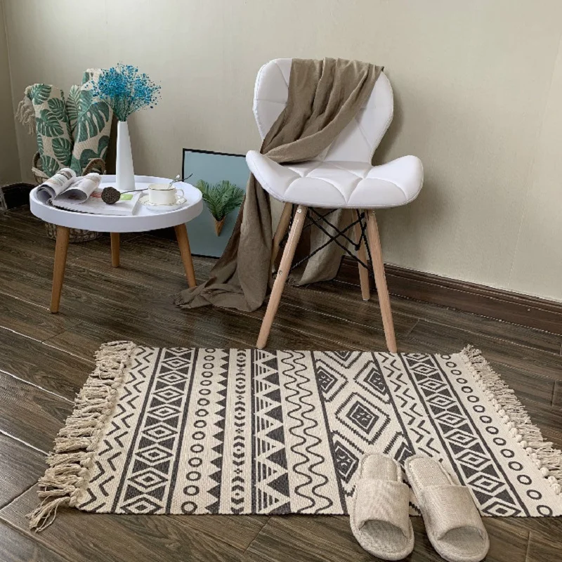 Bohemian Mediterranean Wind Rug Woven Mat Bathroom Living Room Church Sutdy Carpet Geometric Hand Made Rug Striped Printing Mat
Bohemian Mediterranean Wind Rug Woven Mat Bathroom Living Room Church Sutdy Carpet Geometric Hand Made Rug Striped Printing Mat