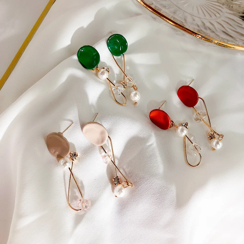 Dominated 2019 Fashion Geometry Pearl EarringsPersonality temperament metal knot shape crystal Women Drop earrings 
Dominated 2019 Fashion Geometry Pearl EarringsPersonality temperament metal knot shape crystal Women Drop earrings