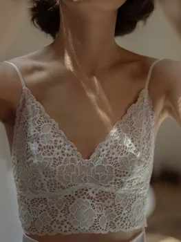 Sexy V-neck spaghetti strap women Lace tops Elegant female tank tops Summer solid streetwear white tops
Sexy V-neck spaghetti strap women Lace tops Elegant female tank tops Summer solid streetwear white tops