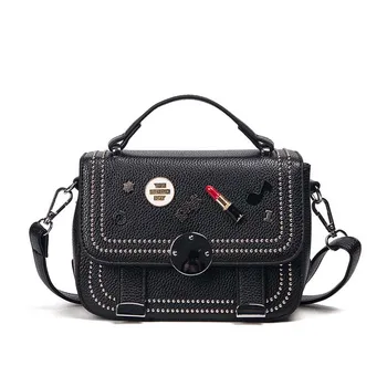 2019 Handbags Hardware badge Rivet Clutch bag Messenger bag Famous brand women bags Simple personality Lipstick badge
2019 Handbags Hardware badge Rivet Clutch bag Messenger bag Famous brand women bags Simple personality Lipstick badge