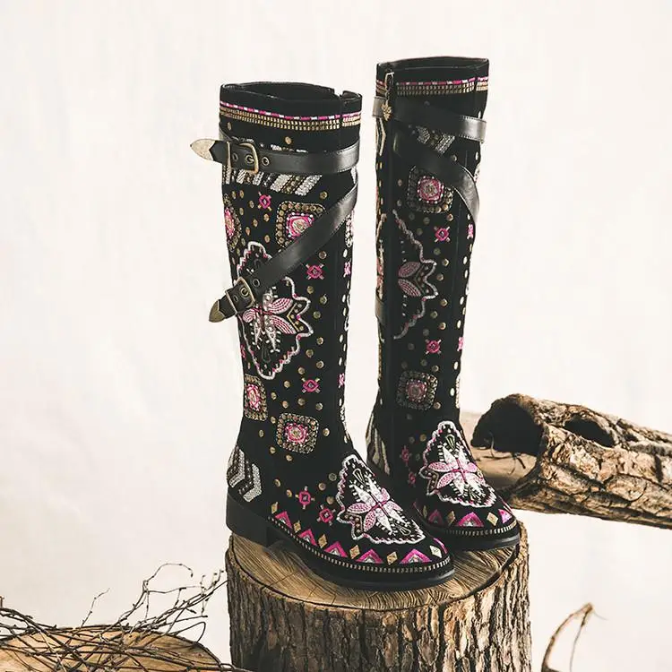 Mixed Color Embroider Flowers Butterfly Black Suede Winter Boots Women Round Toe Chunky Heel Rivets Belt Buckle Shoes Woman
Mixed Color Embroider Flowers Butterfly Black Suede Winter Boots Women Round Toe Chunky Heel Rivets Belt Buckle Shoes Woman