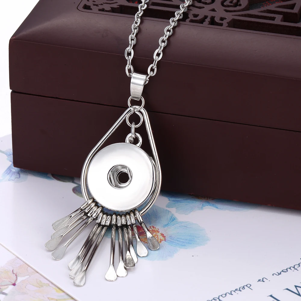 2019 New Snap Button Jewelry Vintage Silver Snap Pendant Necklace with Chains for Women Girls Fit 18mm Snap Buttons Jewelry
2019 New Snap Button Jewelry Vintage Silver Snap Pendant Necklace with Chains for Women Girls Fit 18mm Snap Buttons Jewelry