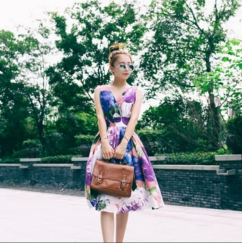 Mori Girl Style Retro print summer new Europe fashion sweet high waist V-neck Sleeveless thin a-line woman dress Small Fresh
Mori Girl Style Retro print summer new Europe fashion sweet high waist V-neck Sleeveless thin a-line woman dress Small Fresh