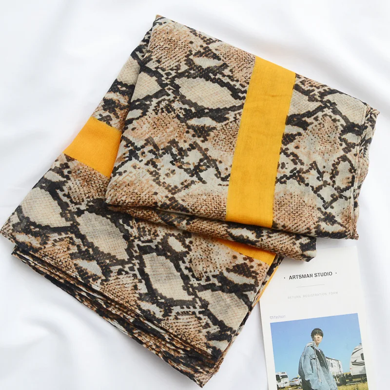 women fashion designer scarf luxury brand snake print scarf female autumn spring Snood Muslim Sjaal Head Wrap
women fashion designer scarf luxury brand snake print scarf female autumn spring Snood Muslim Sjaal Head Wrap