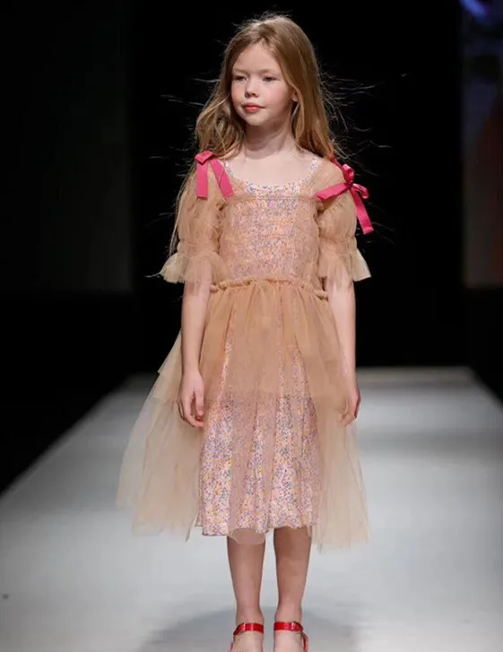 2019 new Summer High quality Girl Clothes Dresses Wedding Party Dresses Kids Girls Princess Dress Children Clothing baby
2019 new Summer High quality Girl Clothes Dresses Wedding Party Dresses Kids Girls Princess Dress Children Clothing baby