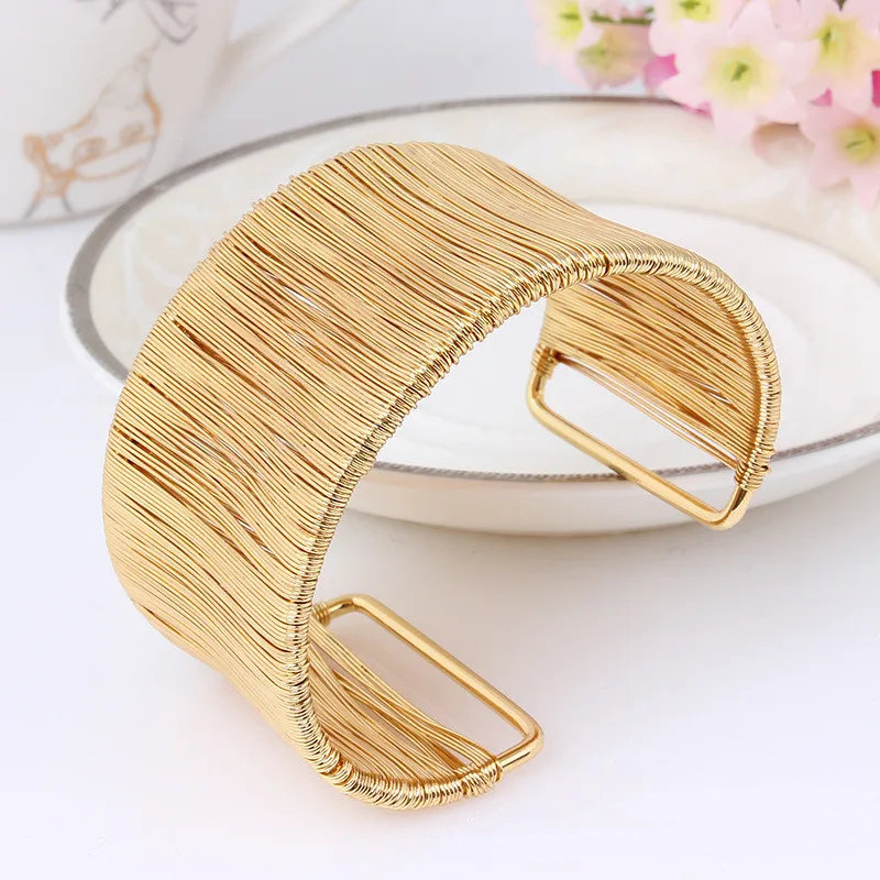 LUKENI Love Wide Cuff Bracelets & Bangles For Women Alloy Open Male Female Big Bangles Bracelet for Men punk Gold Silver Color
LUKENI Love Wide Cuff Bracelets & Bangles For Women Alloy Open Male Female Big Bangles Bracelet for Men punk Gold Silver Color