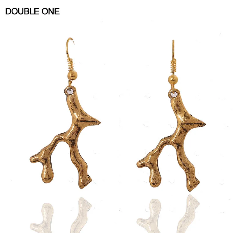 Korean version of the popular retro roots coral Earrings for Women Fashion Wedding fine jewelry
Korean version of the popular retro roots coral Earrings for Women Fashion Wedding fine jewelry