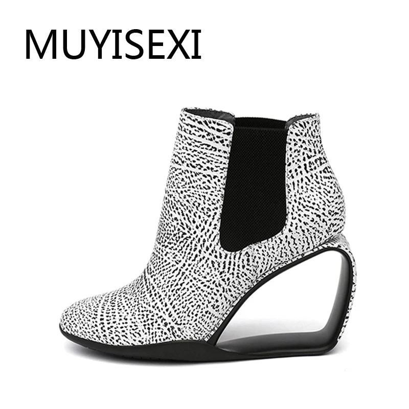Autumn Boots For Women Hollow out Heel Women Ankle Boots Slip On Wedges Black Boots Women Genuine Leather X041 MUYISEXI
Autumn Boots For Women Hollow out Heel Women Ankle Boots Slip On Wedges Black Boots Women Genuine Leather X041 MUYISEXI