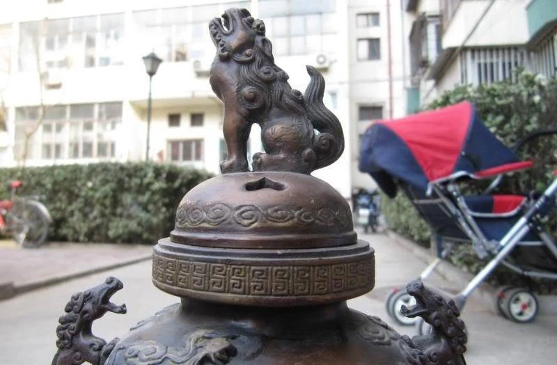 Tibet 100% Pure Copper Bronze phenix Fu Foo Dog Lion Kylin incense burner Censer
Tibet 100% Pure Copper Bronze phenix Fu Foo Dog Lion Kylin incense burner Censer