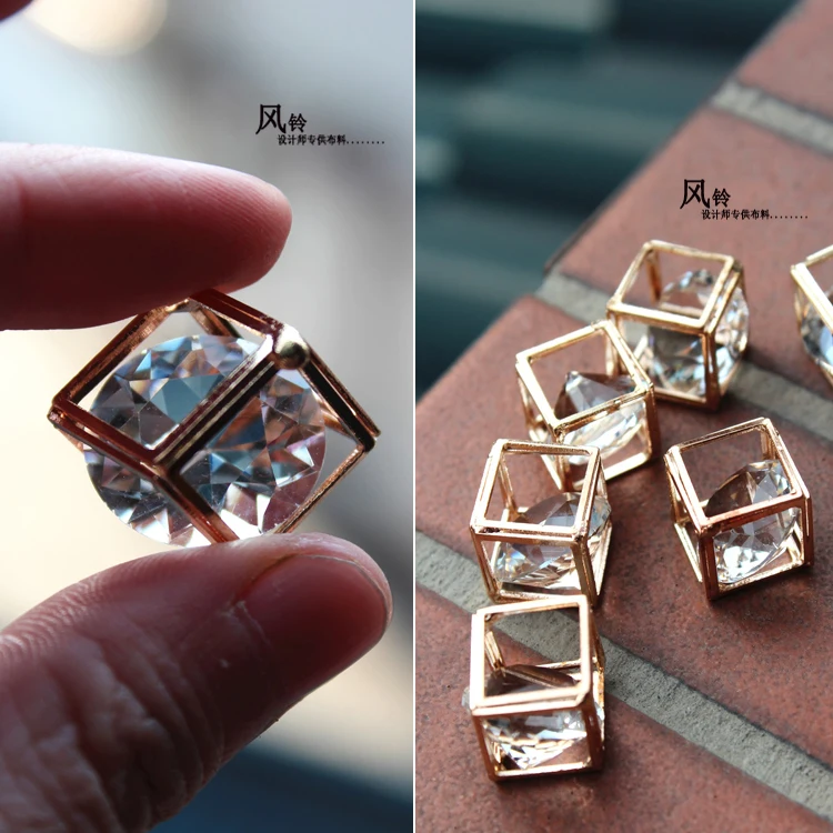 5PCS/bag The square metal diy accessories garment accessories Ornaments diamond material by hand
5PCS/bag The square metal diy accessories garment accessories Ornaments diamond material by hand