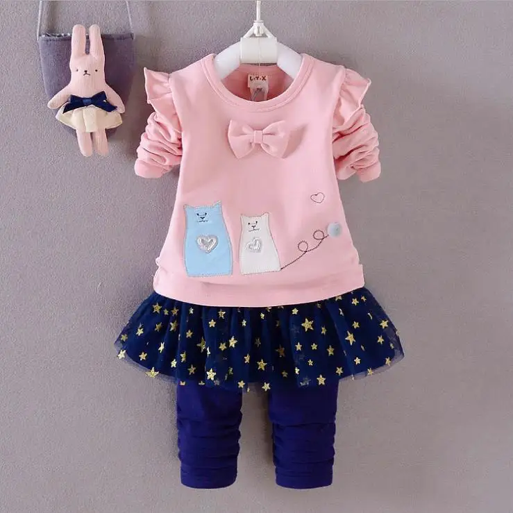 In spring and autumn of 2018, two pieces of baby girl, bowknot applique, cartoon figure top and trousers.
In spring and autumn of 2018, two pieces of baby girl, bowknot applique, cartoon figure top and trousers.