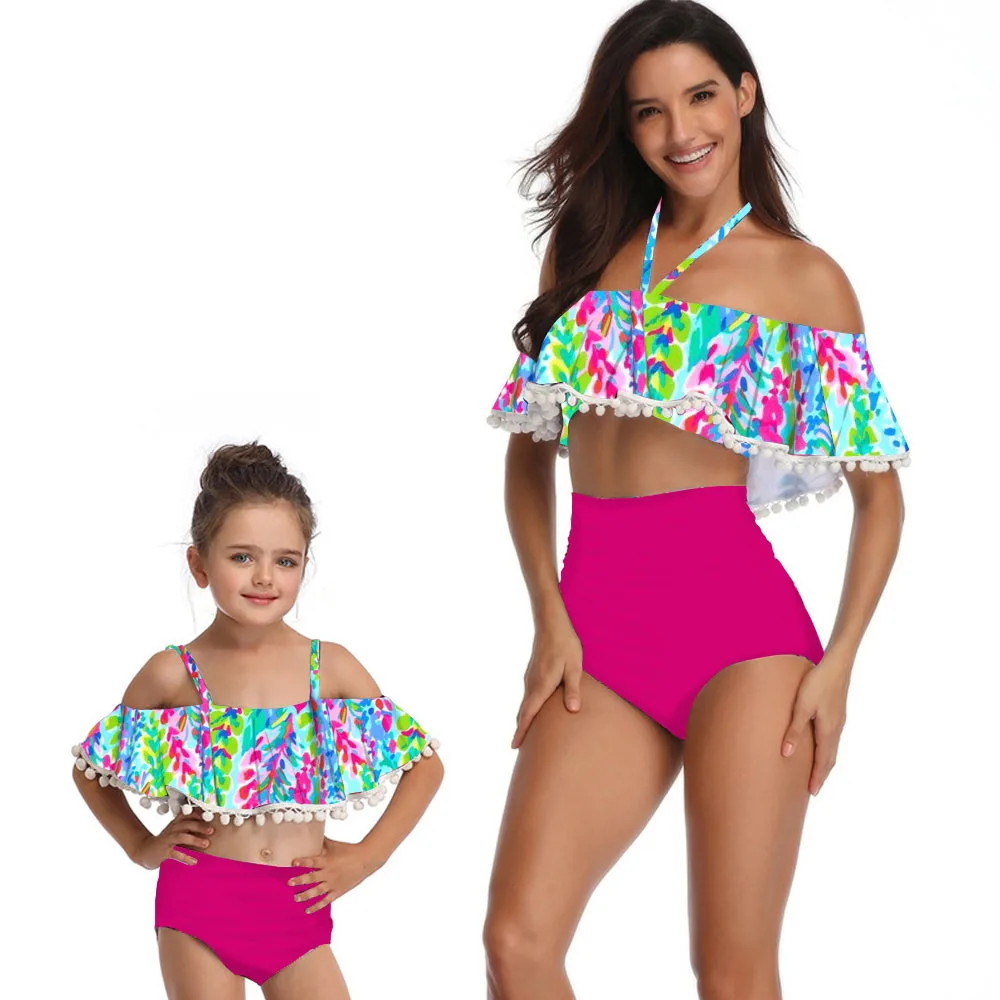 Mother And Daughter family matching swimsuit 2019 Floral pattern Look Mommy And Me
Mother And Daughter family matching swimsuit 2019 Floral pattern Look Mommy And Me