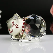 Modern Home Decoration Metal Crystal Cat Mascot Gifts Crafts Miniature Glass Souvenirs Animal Statue Decoration Lucky
